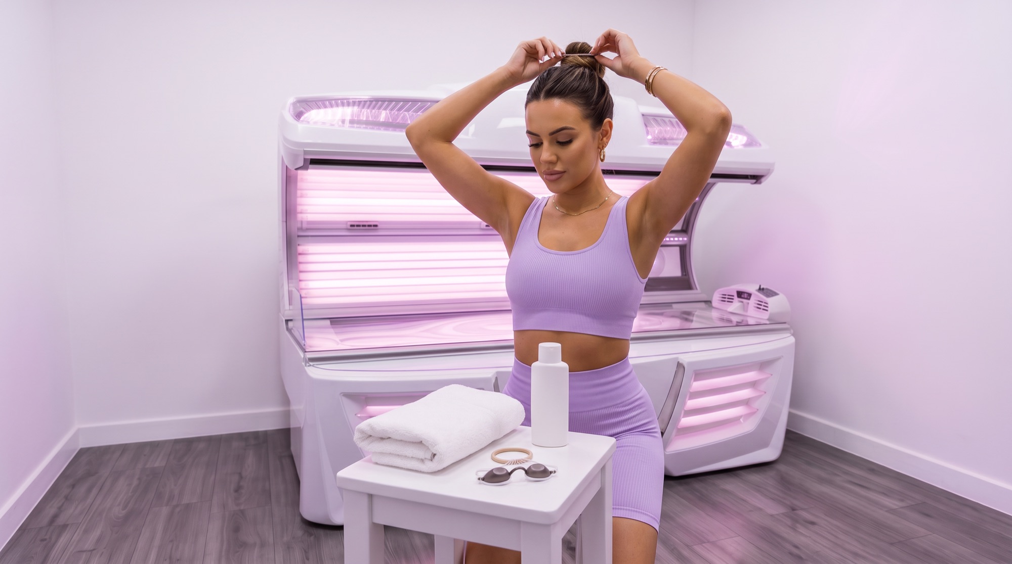 Customer getting ready for her sunbed session