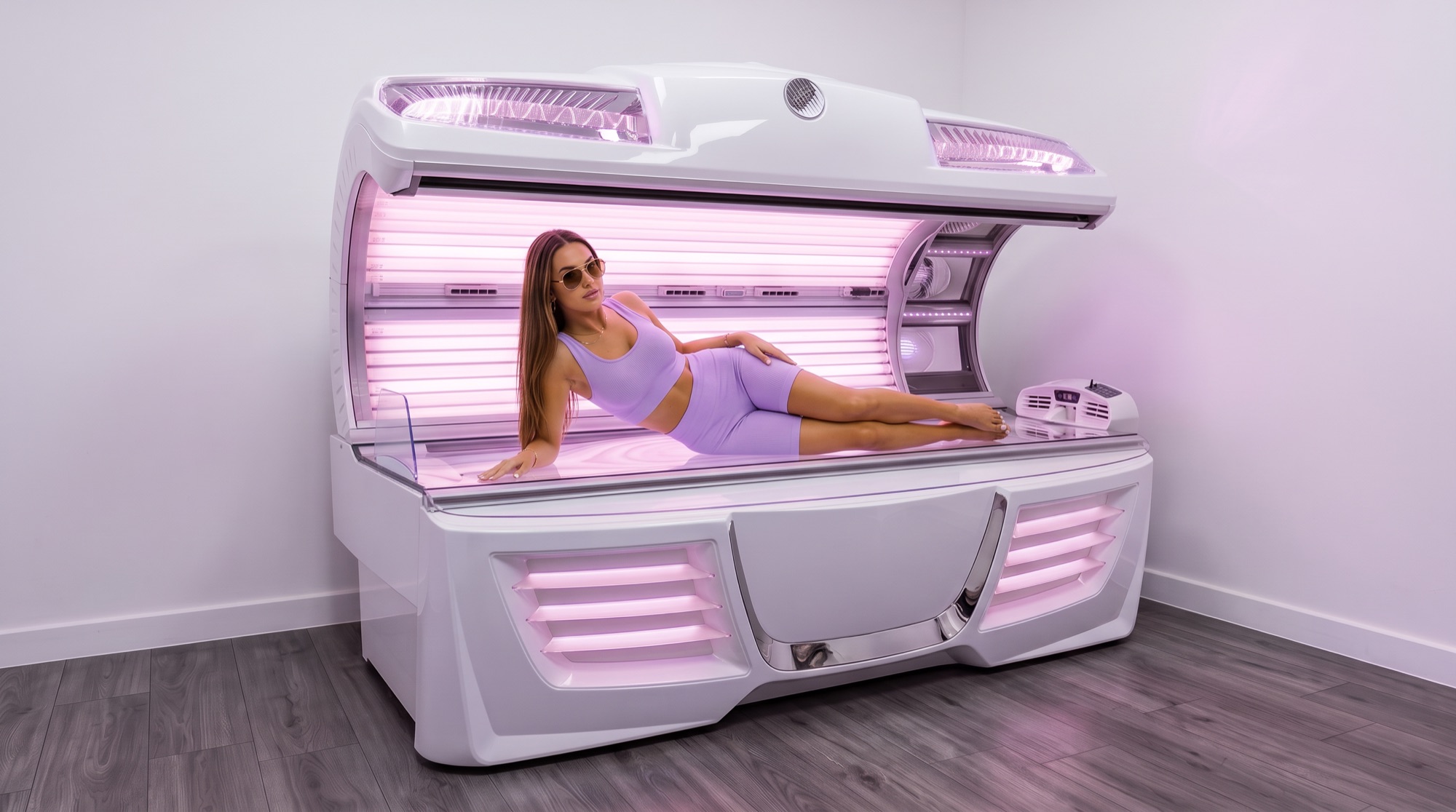 Customer on a megaSun sunbed at Glossy