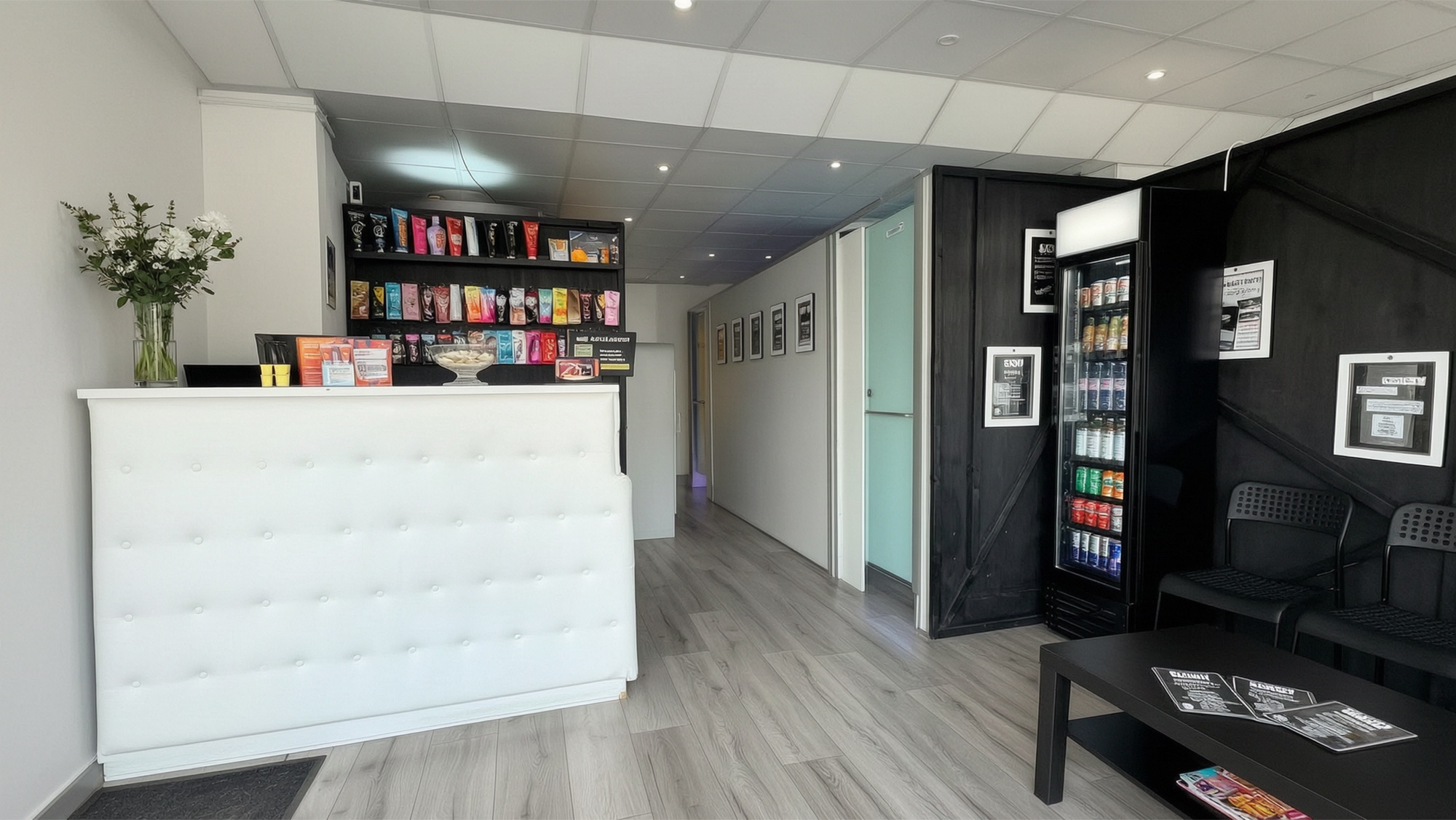 Glossy Tanning Blackfen reception